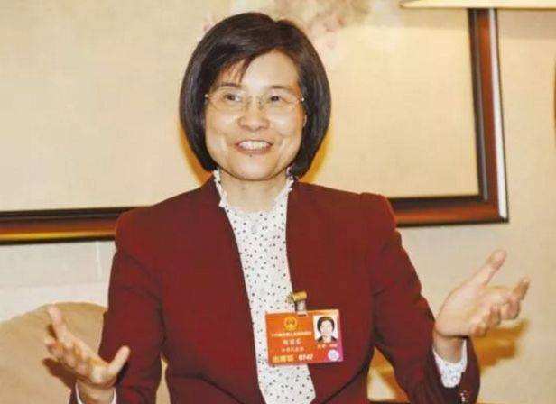 全國人大代表，江蘇陽光集團(tuán)黨委書記、江蘇陽光集團(tuán)股份公司董事長兼總經(jīng)理陳麗芬接受采訪